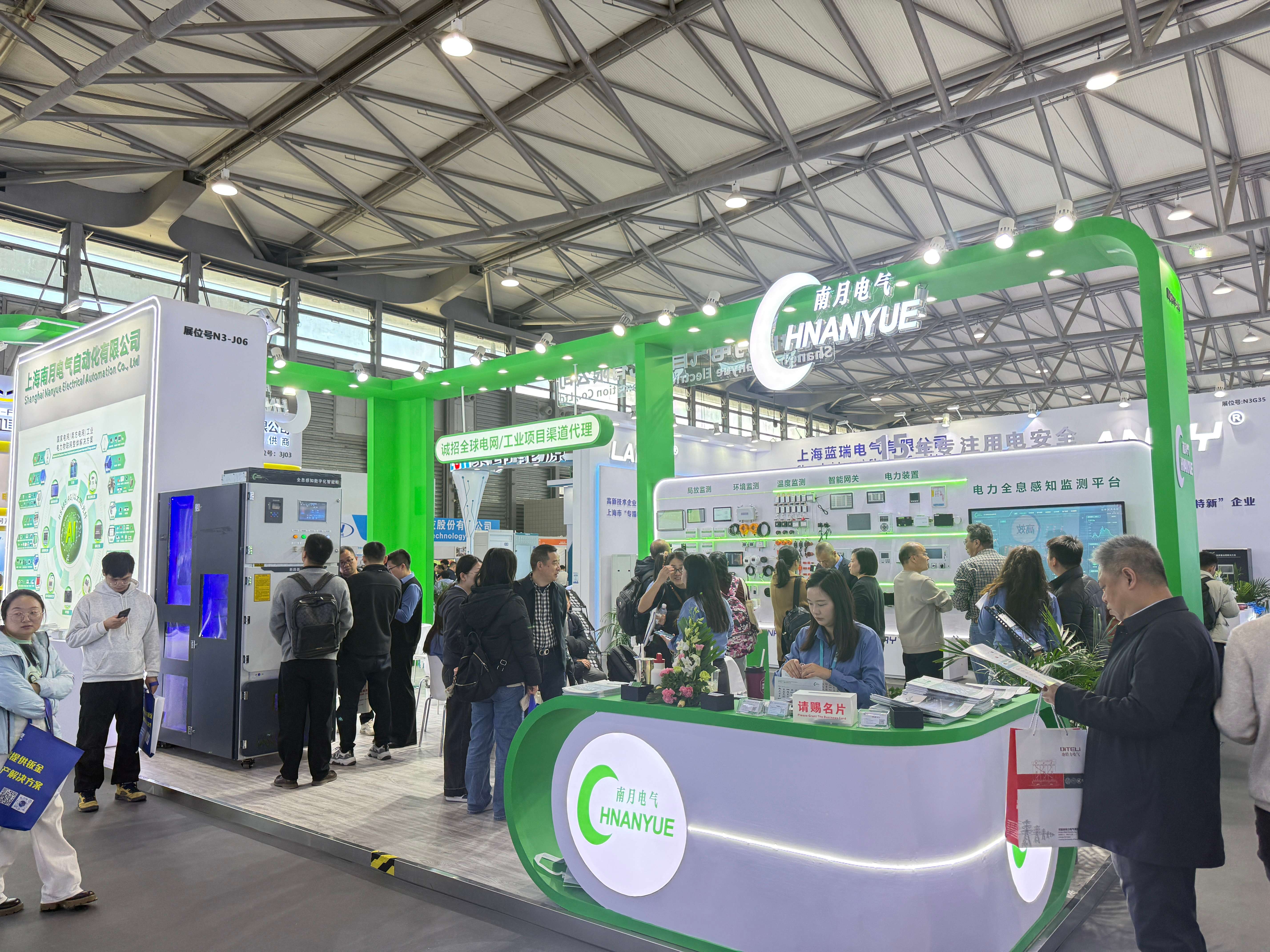南月電氣閃耀 2025 上海國際電力電工暨儲能展，以創新實力圓滿收官！(圖2)